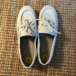 NWOT Cream Boat Shoes